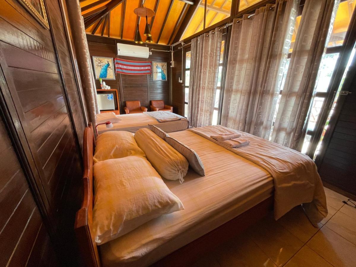 Compass Diving Resort Beloi エクステリア 写真