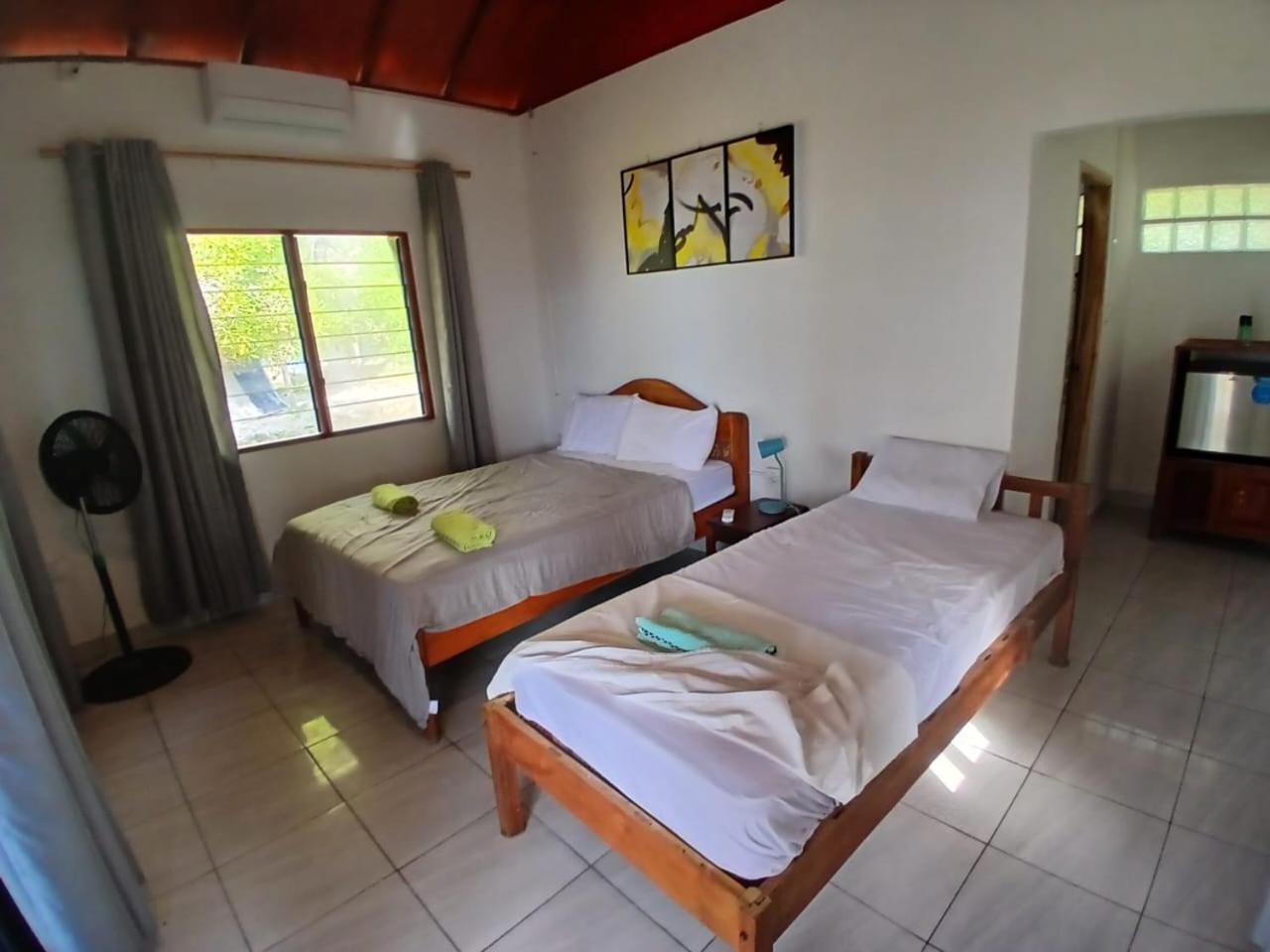 Compass Diving Resort Beloi エクステリア 写真