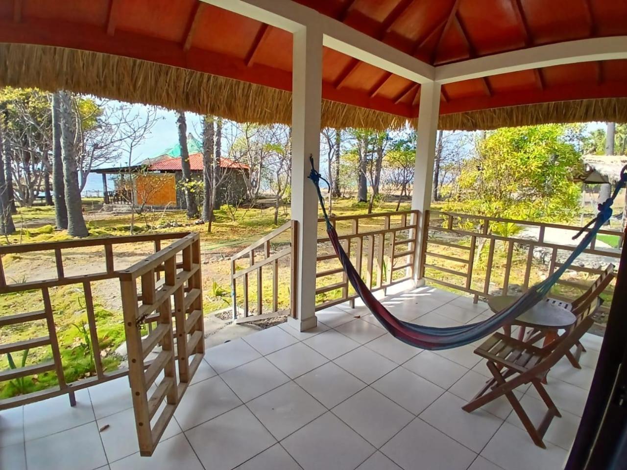 Compass Diving Resort Beloi エクステリア 写真
